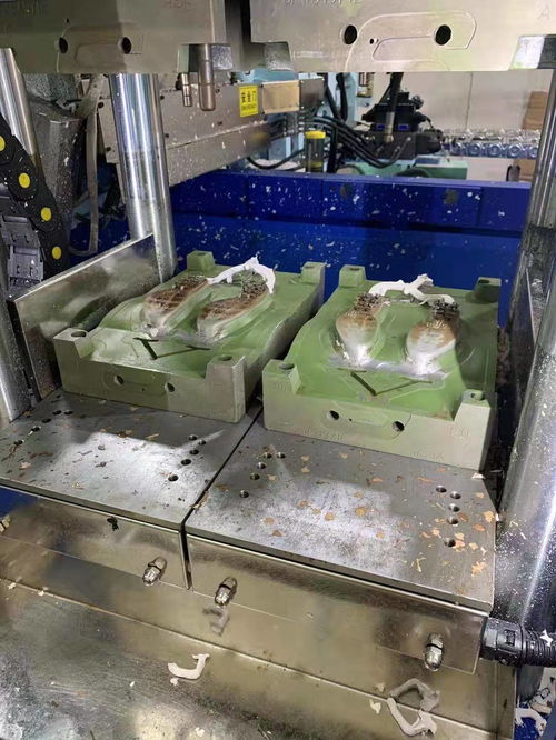 干冰清洗機(jī) 工業(yè)模具、橡膠及塑料制品去毛刺的首選方案